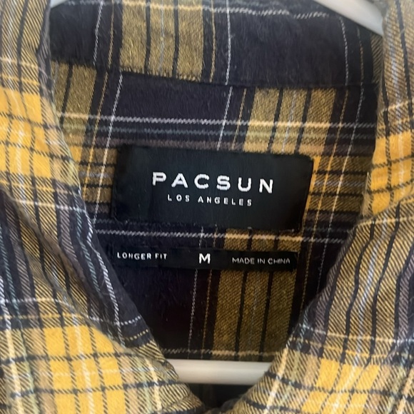 Men's PacSun Black and Yellow Button Up Size Medium Longer Style - Picture 2 of 10